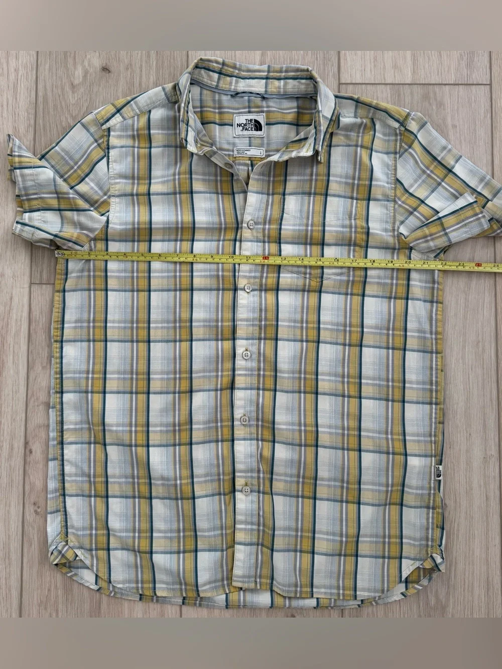 The North Face men’s plaid Large short sleeve button down camp shirt hiking EUC